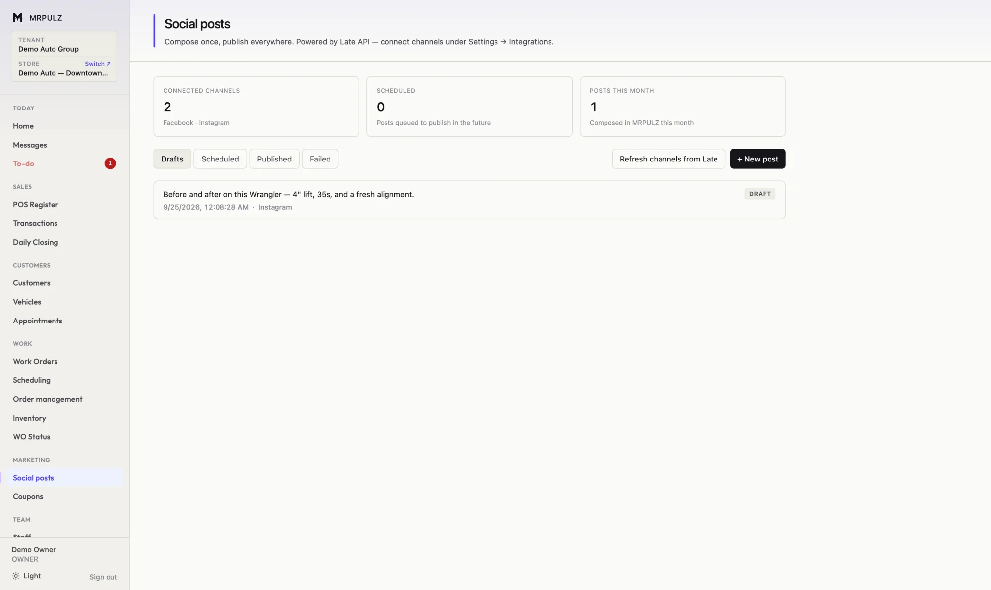 Social posting screen showing published and scheduled posts for Facebook and Instagram with their content and scheduled dates